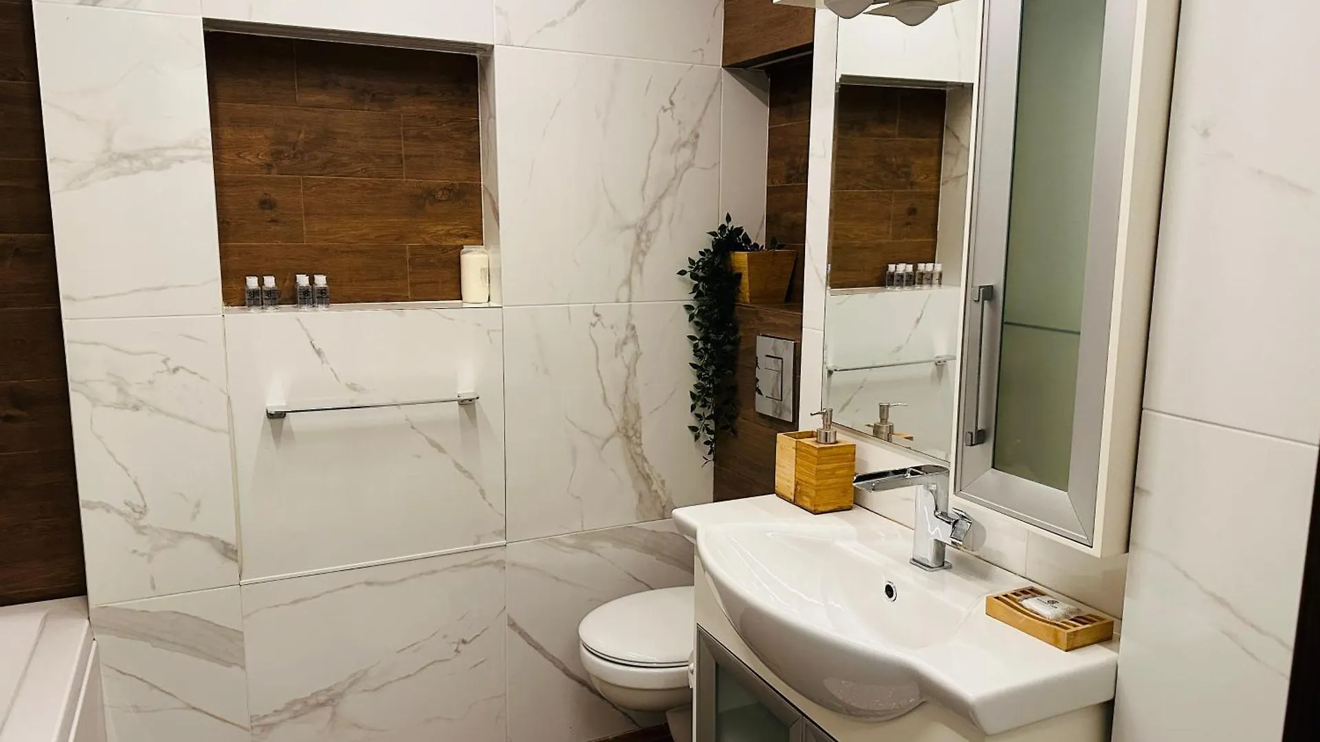 アパート Luxury Oasis In Absolute Center Of Sofiaアパートメント